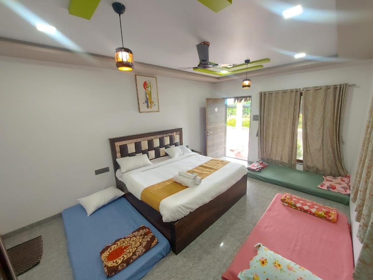The Village Resorts คาร์จัต ภายนอก รูปภาพ