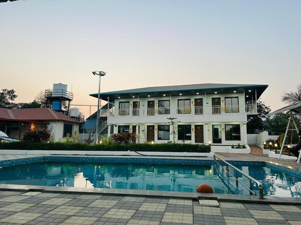 The Village Resorts คาร์จัต ภายนอก รูปภาพ