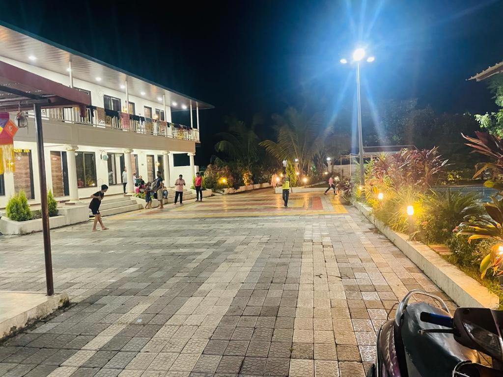 The Village Resorts คาร์จัต ภายนอก รูปภาพ